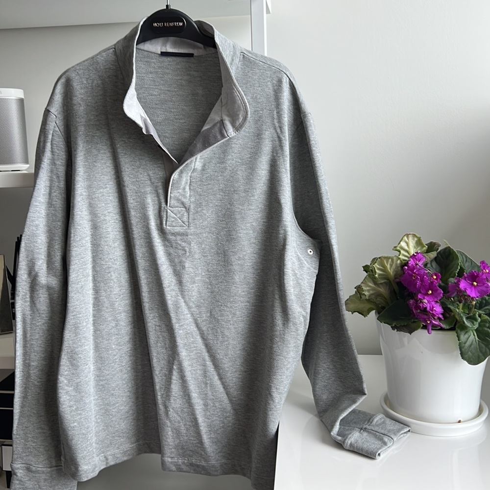 Elie Tahari- long sleeves crewneck- sweatshirt